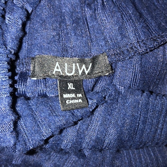 A.U.W XLarge adorable turtleneck sweater - Picture 3 of 5